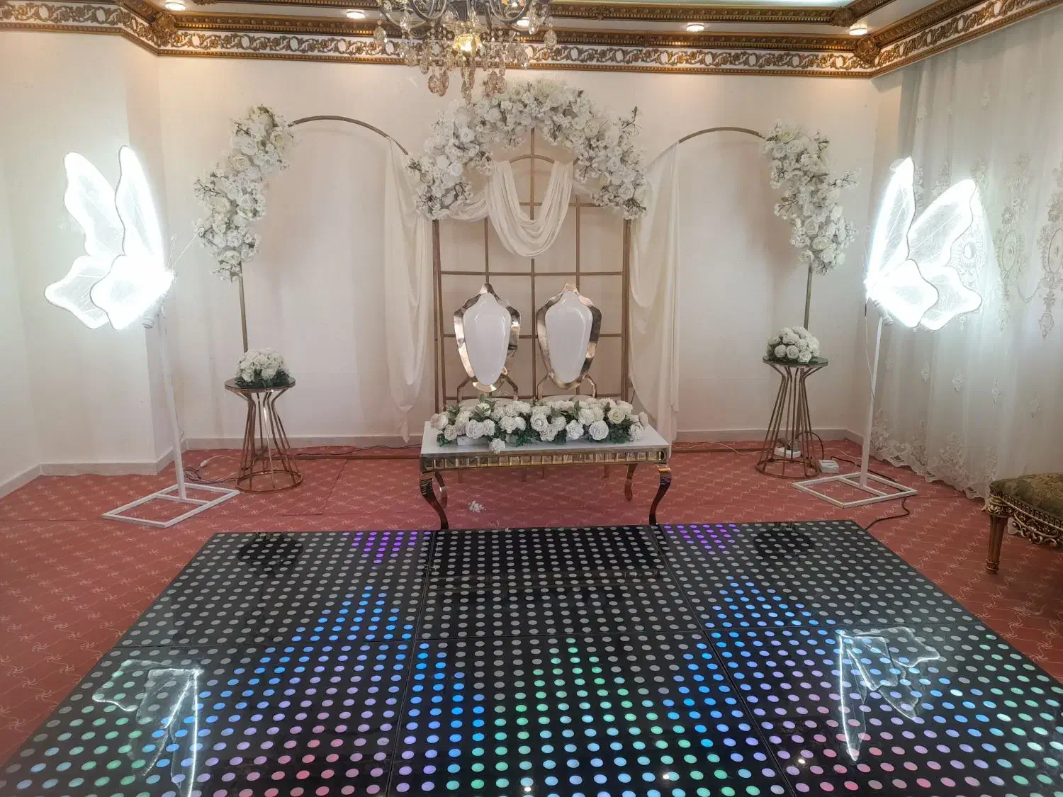 گل آرایی بادکنک آرایی کف استیج|خدمات پذیرایی، مراسم|اردبیل, |دیوار