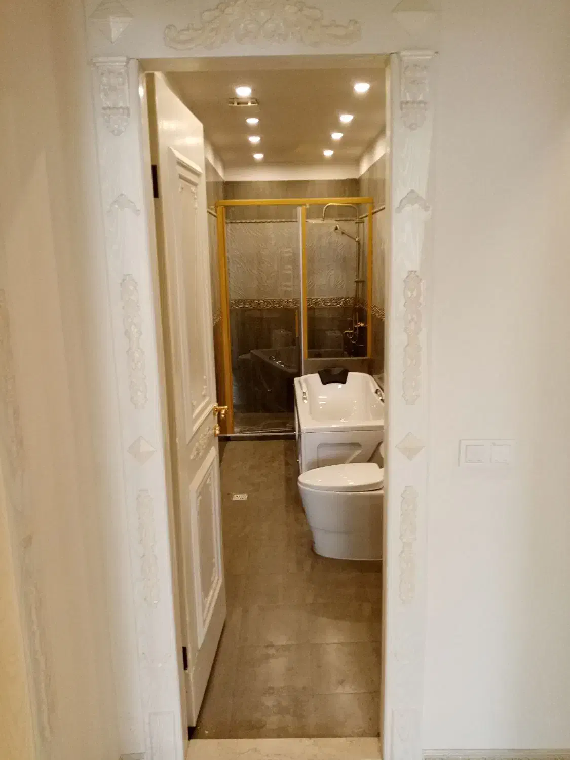 شریعتی سه راه طالقانی 150 متر 3 خواب 2 پارکینگ