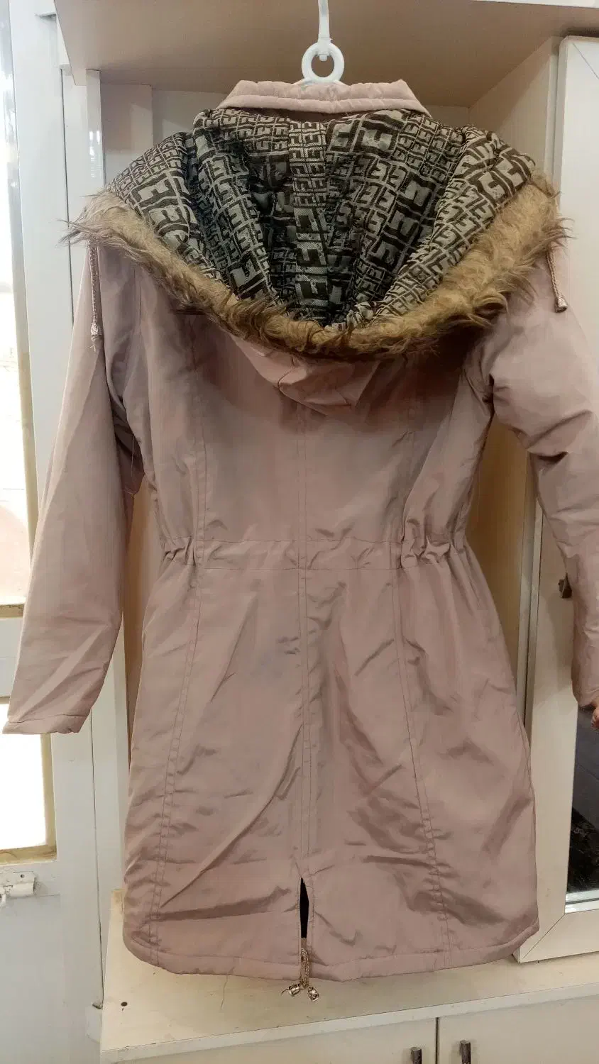 بارونی|لباس|نیشابور, شهرک اندیشه|دیوار