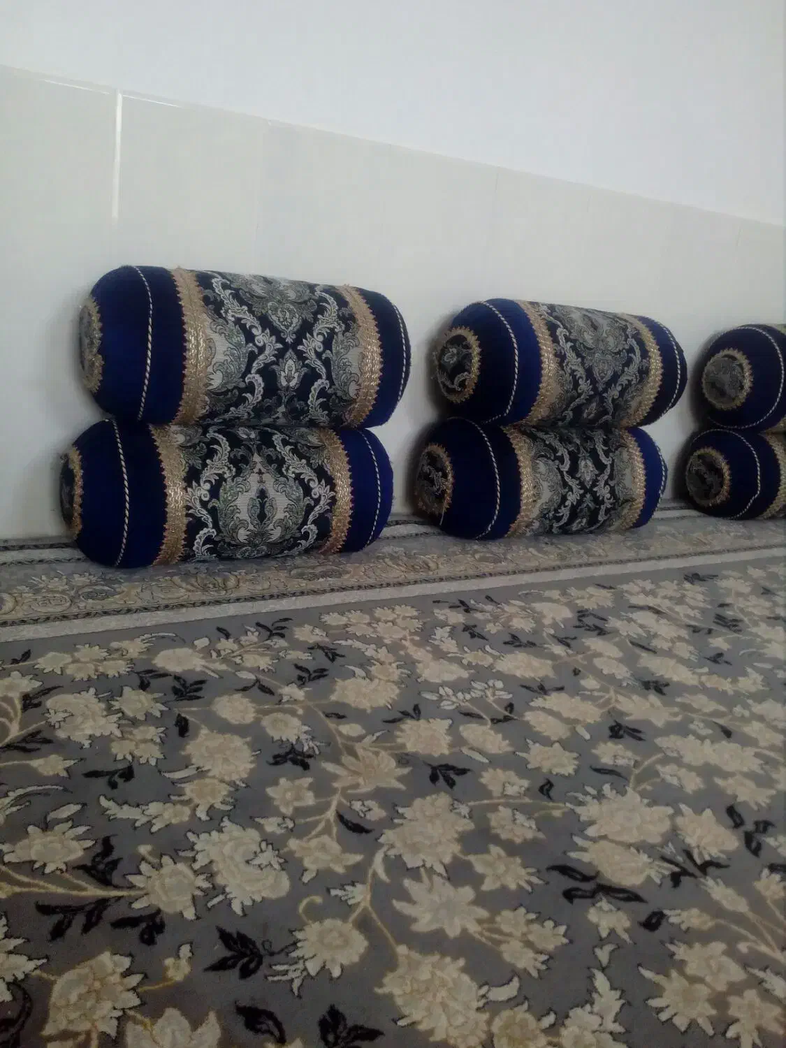 ناز بالشت|رختخواب، بالش، پتو|آباده, |دیوار