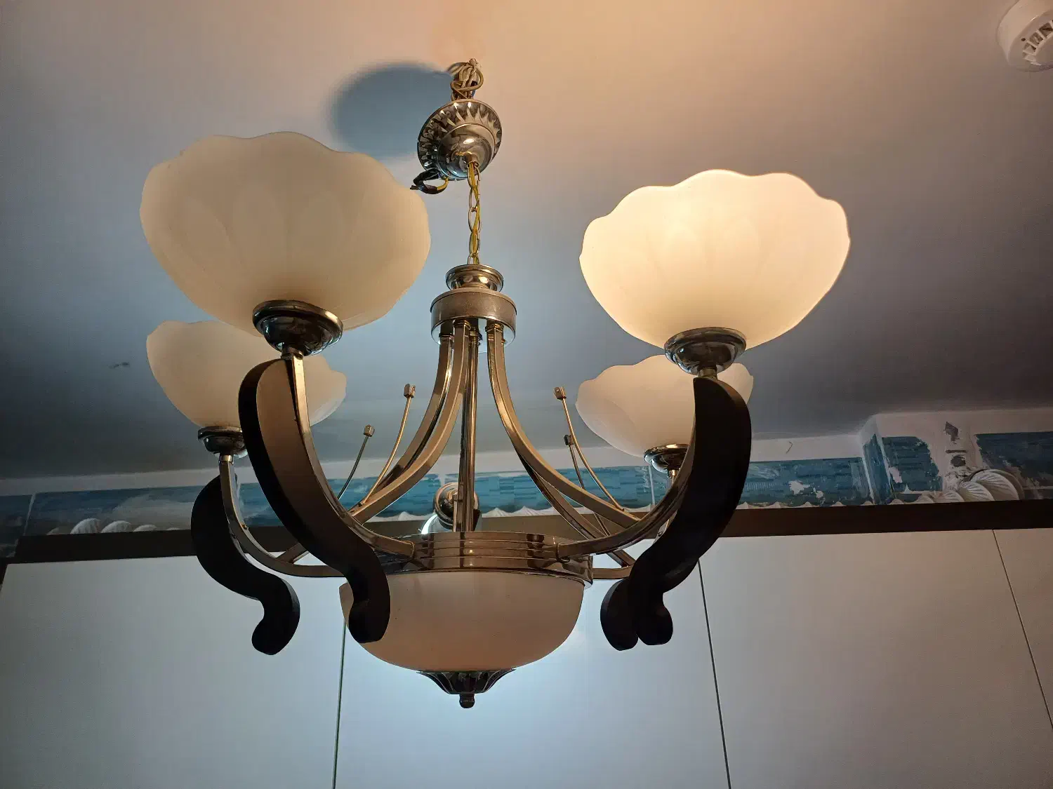 لوستر پنج شاخه چوبی مناسب اشپزخانه|لوستر و چراغ آویز|تبریز, |دیوار