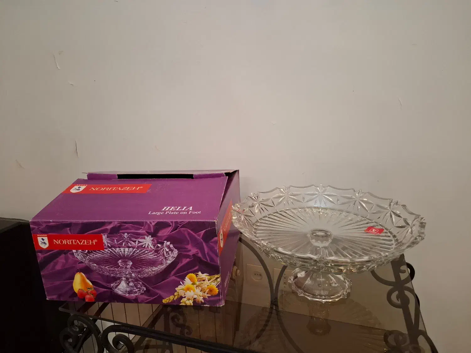 ظرف پایه دار میوه خوری یا شیرینی خوری کاملا نو|ظروف سرو و پذیرایی|اصفهان, باغ دریاچه|دیوار