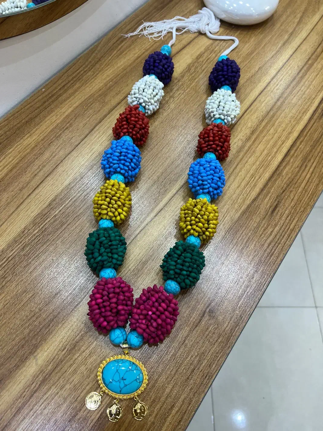 مهلو میخک|جواهرات|صدرا-فارس, فاز ۱|دیوار