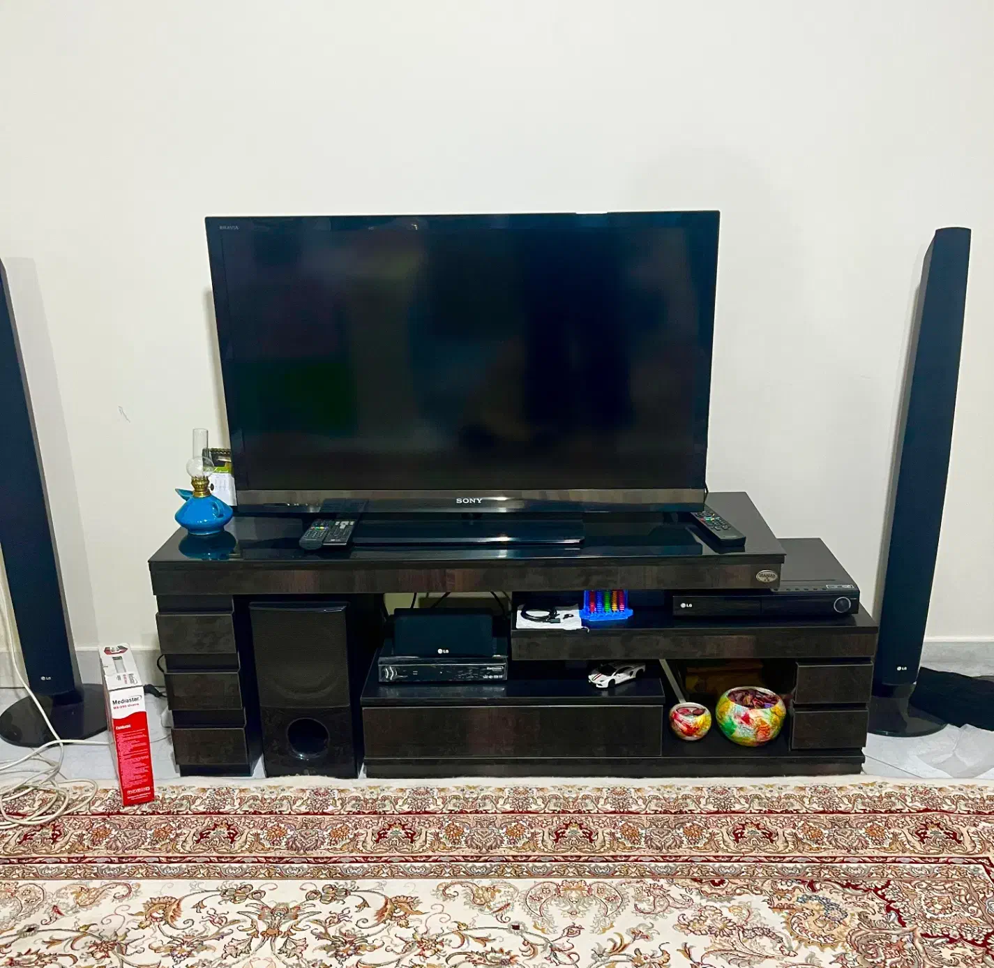 تلویزیون وباند ومیزتلویزیون|تلویزیون و پروژکتور|تهران, حکیمیه|دیوار