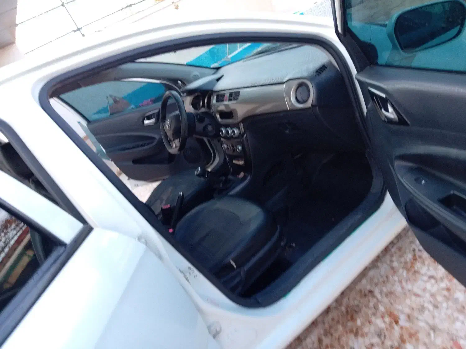 برلیانس رنگ سفید بدون رنگ و ضربه همه فابریک|خودرو سواری و وانت|بهشهر, |دیوار