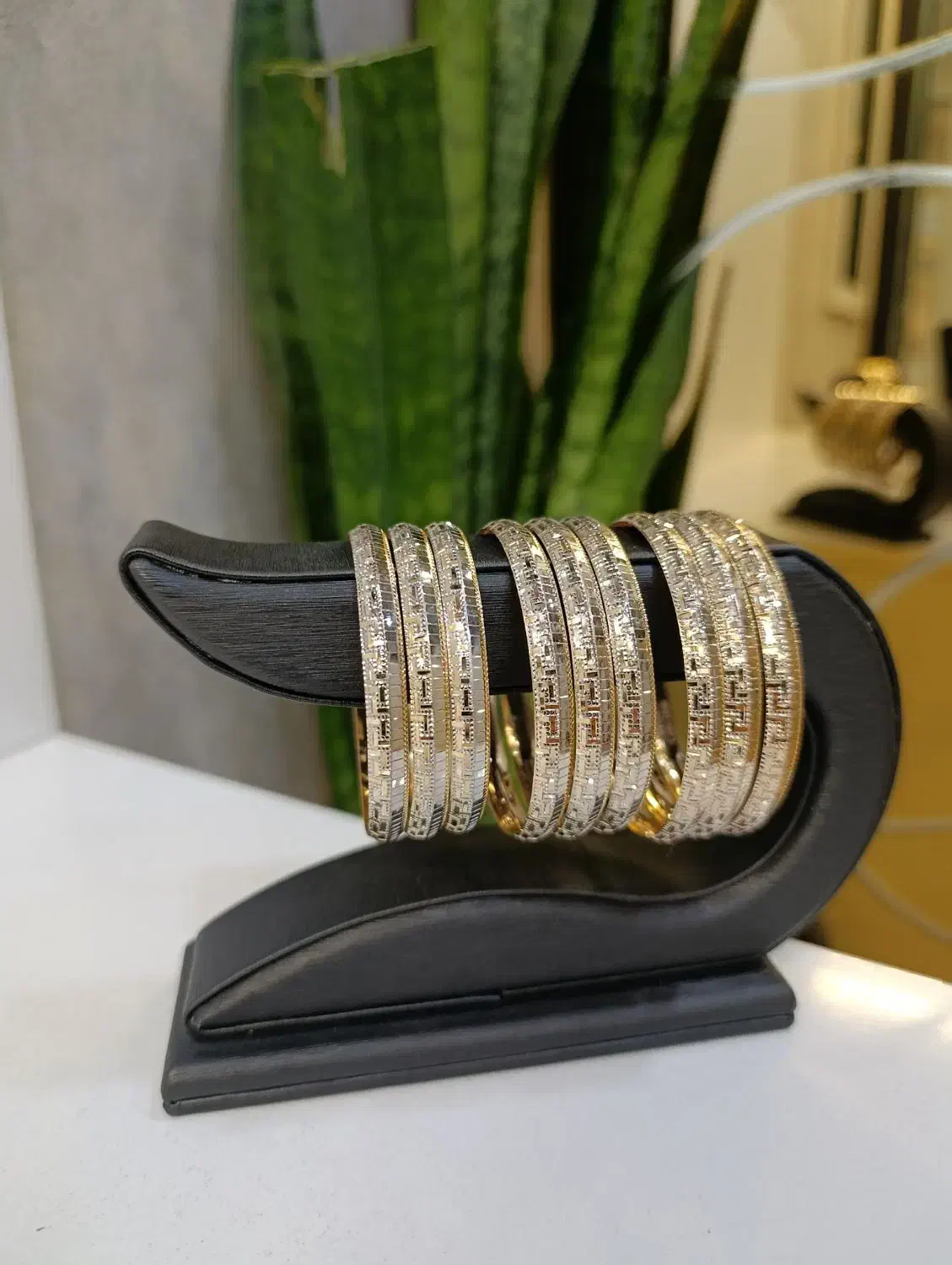 النگو ورساچه|جواهرات|همدان, |دیوار