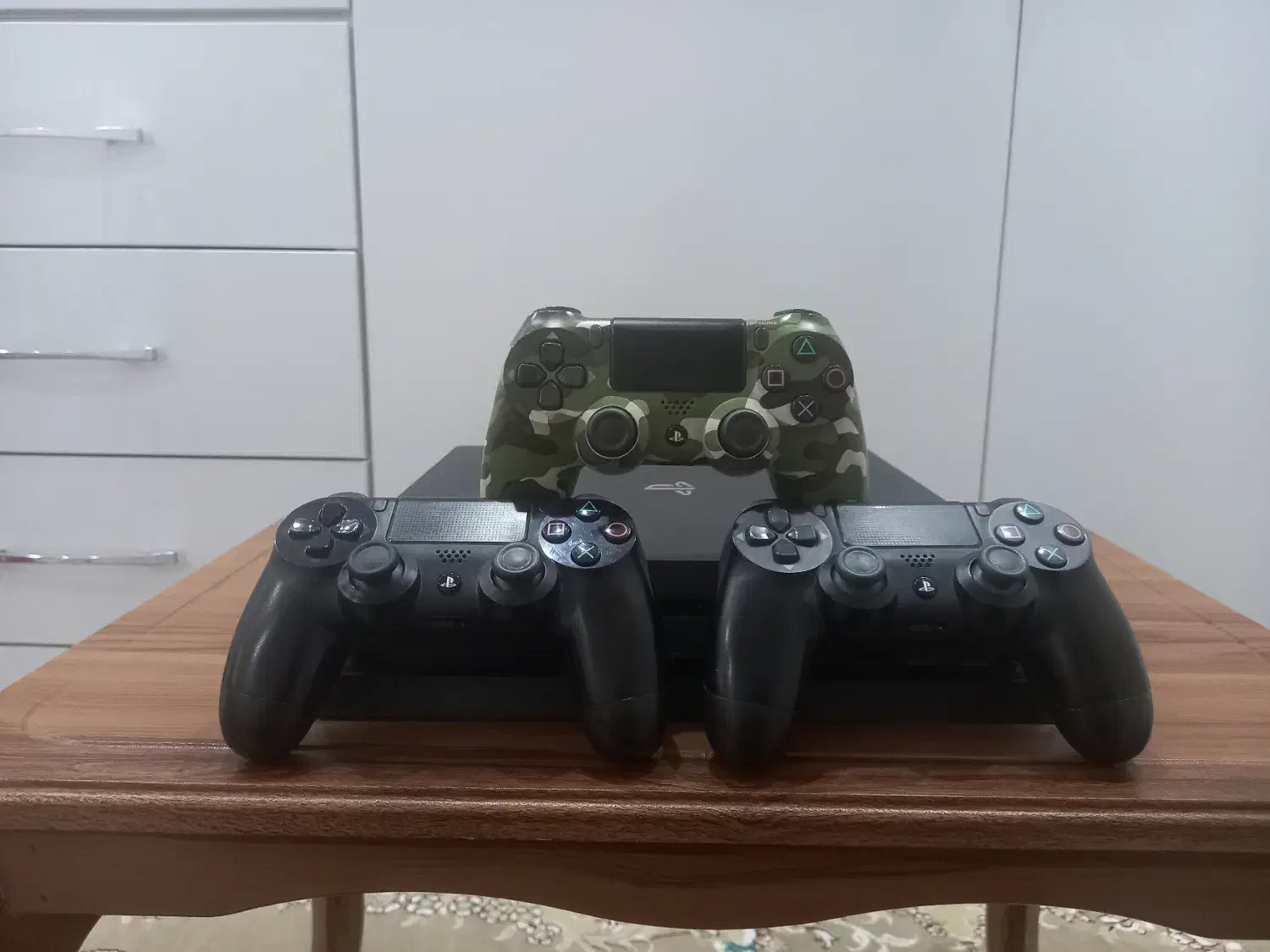 PS4 Pro تمیز همراه دسته و بازی|کنسول، بازی ویدئویی و آنلاین|باقرشهر, |دیوار
