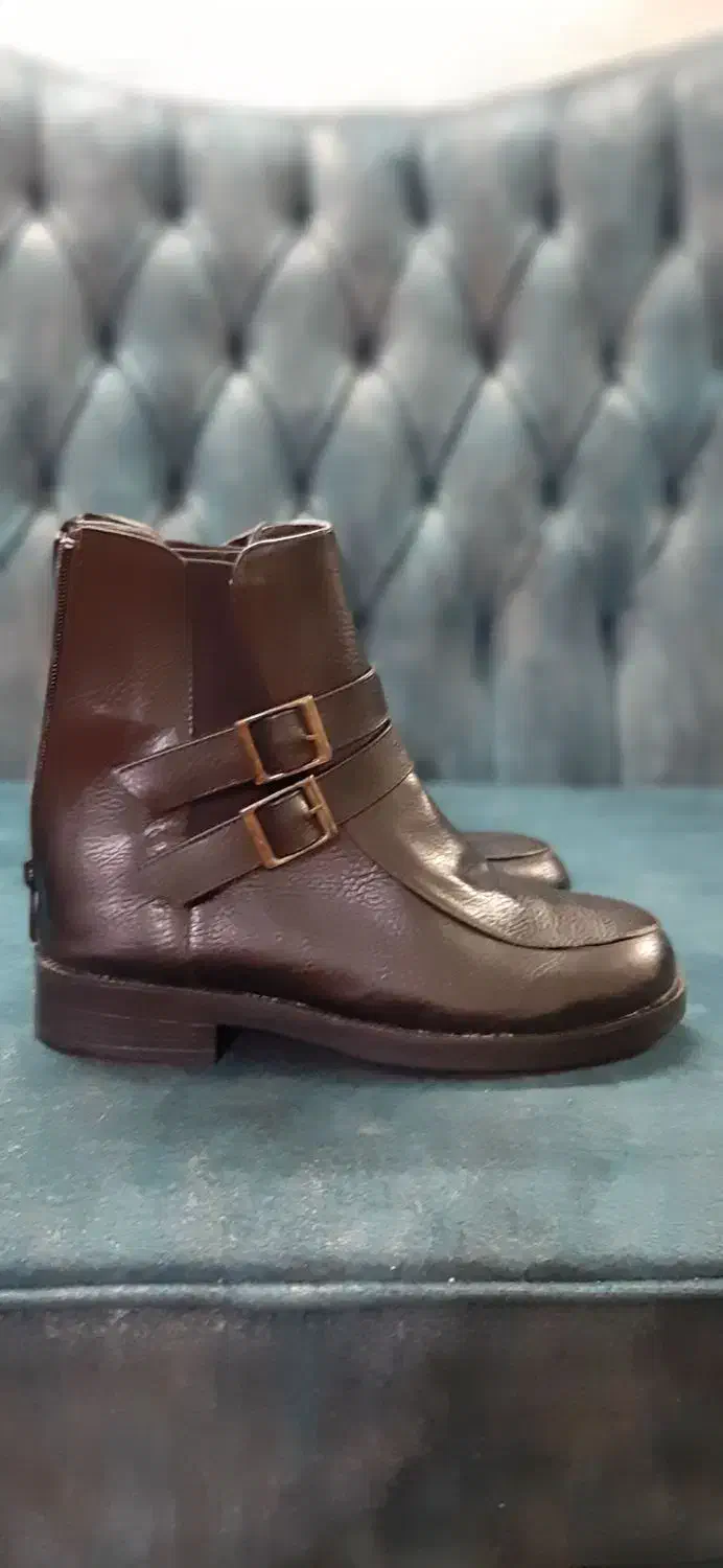 نیم بوت نوی نوو|کیف، کفش، کمربند|اصفهان, خانه اصفهان|دیوار