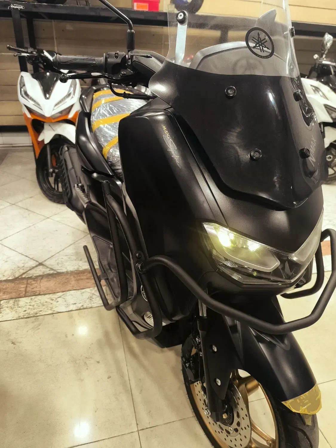 Nmaxانمکس ۱۴۰۲ کیلس|موتورسیکلت|تهران, گمرک|دیوار