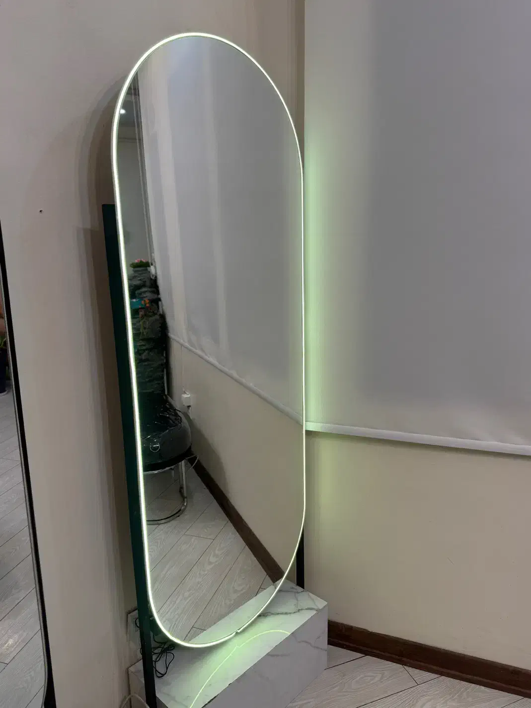 صندلی کوپ آینه قدی آبنما|آرایشگاه و سالن‌های زیبایی|تهران, اختیاریه|دیوار