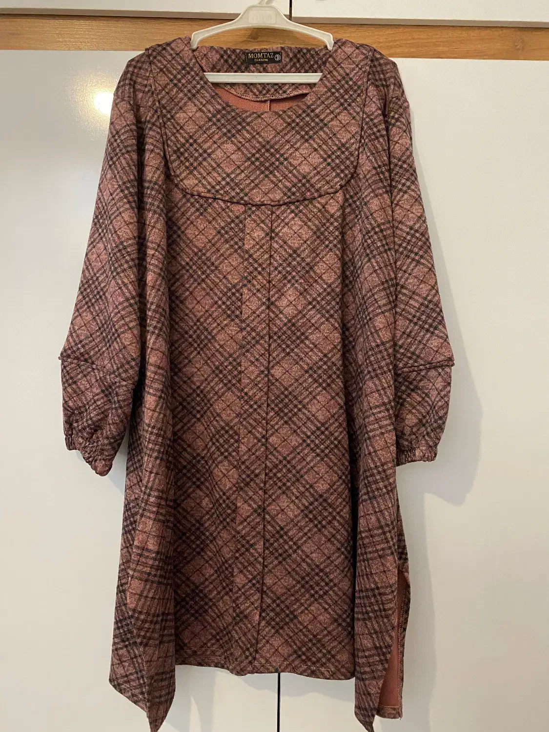 مانتو|لباس|مشهد, طبرسی شمالی|دیوار