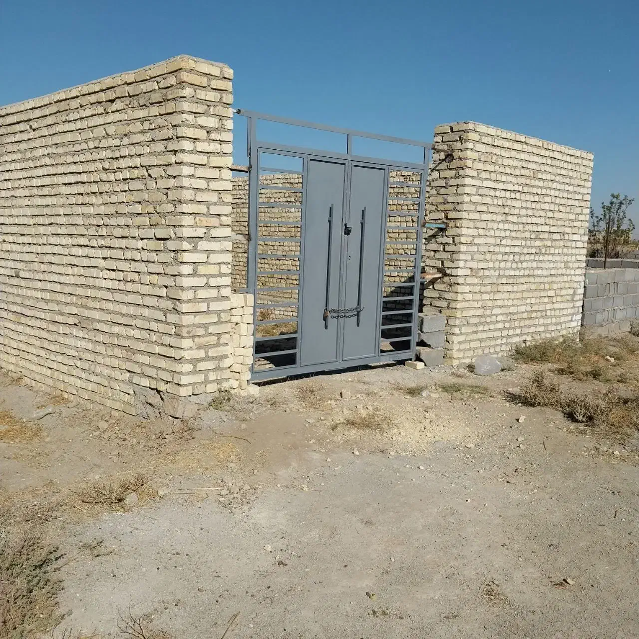 زمین چهار دیواری سند دار آخر رودخانه لتحر|فروش زمین و ملک کلنگی|کاشان, دشت لتحر|دیوار