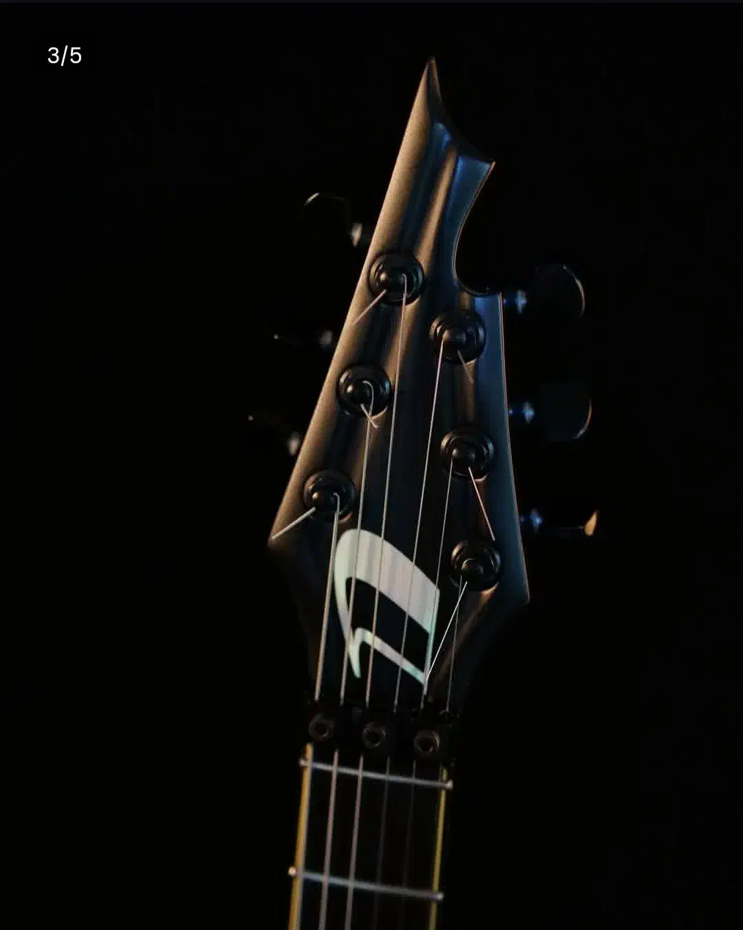 گیتار دست ساز|گیتار، بیس، امپلیفایر|رشت, معلم|دیوار