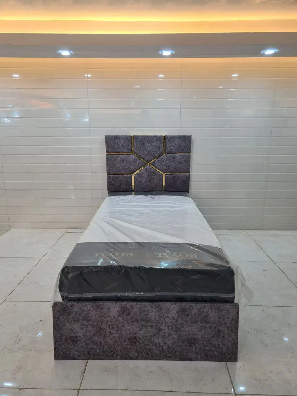 تخت خواب صدرا|تخت و صندلی بچه|مسجد سلیمان, |دیوار