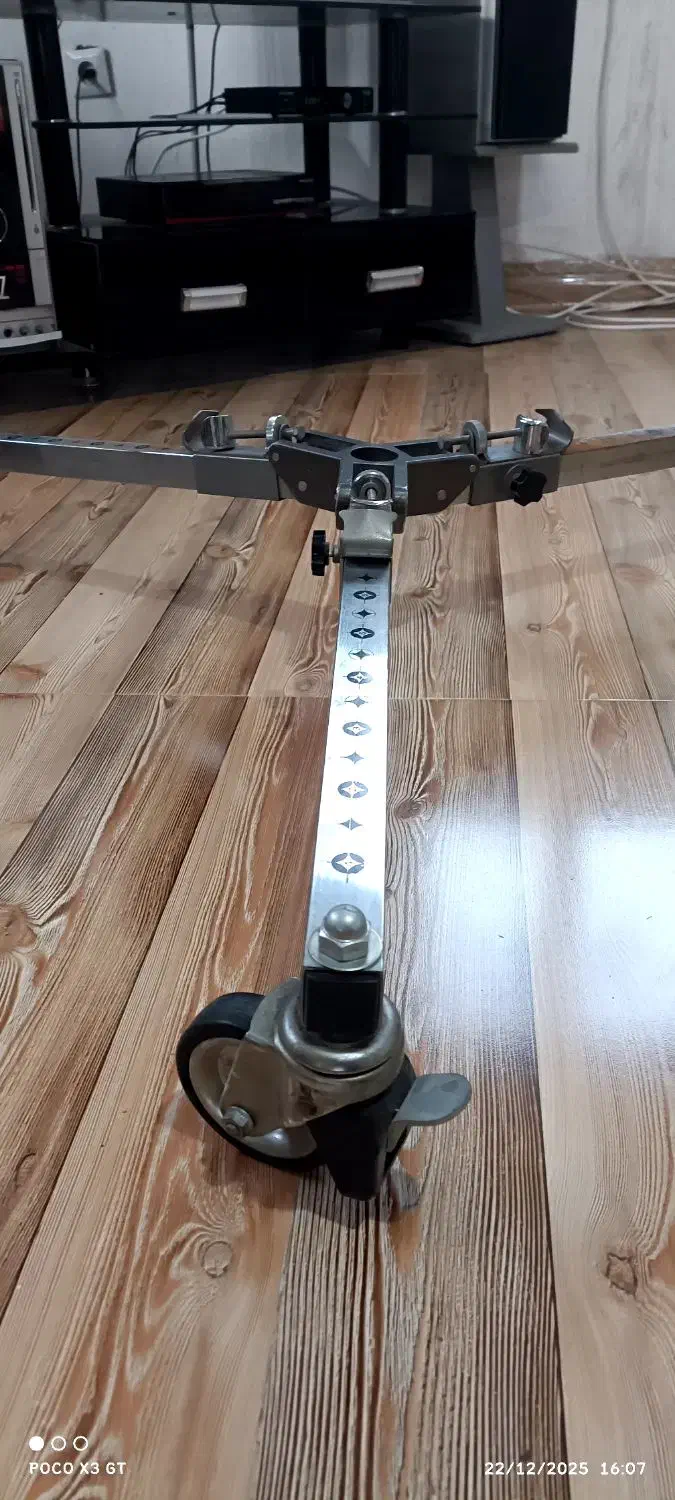 سه پایه چرخدار آنتیک و حرفه ای|دوربین عکاسی و فیلم‌برداری|کرج, کوی مهر|دیوار