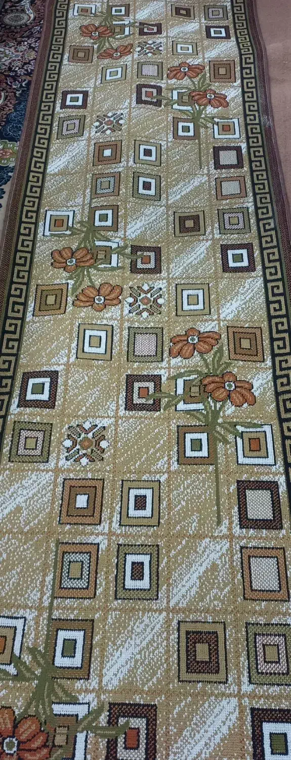 یک عدد کناره ای در حد نو|فرش|آستانه اشرفیه, |دیوار