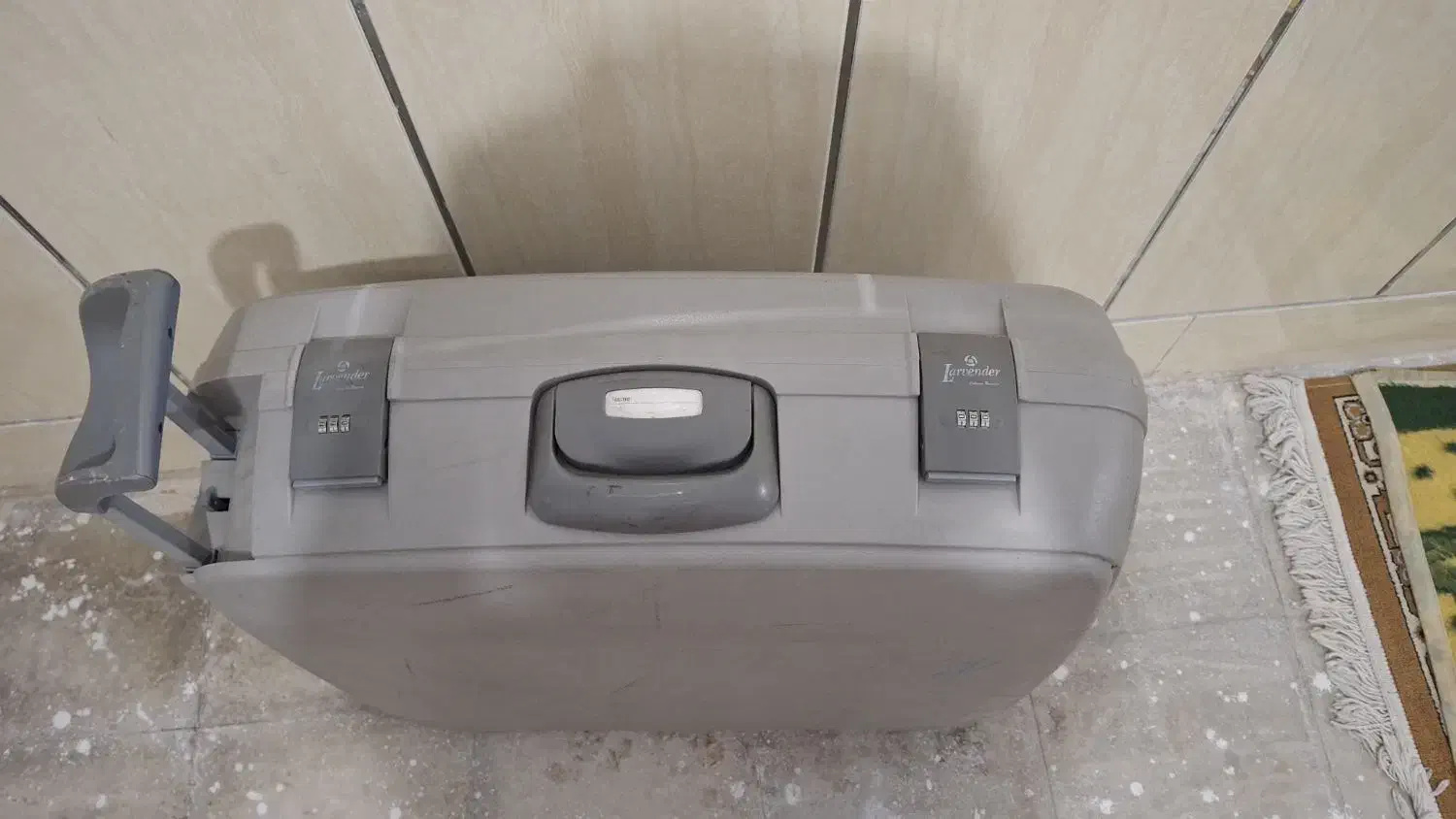 چمدان خارجی|کیف، کفش، کمربند|شیراز, کوشک میدان|دیوار