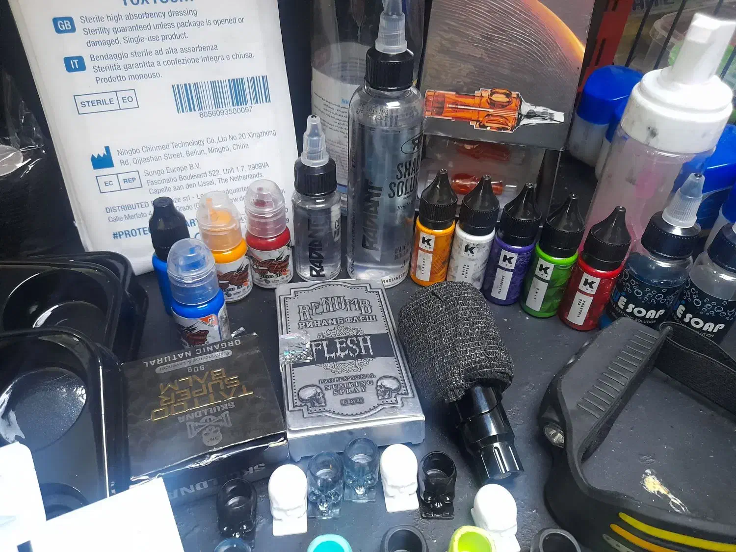 وسایل تتو حرفه ای|آرایشگاه و سالن‌های زیبایی|رشت, منظریه|دیوار