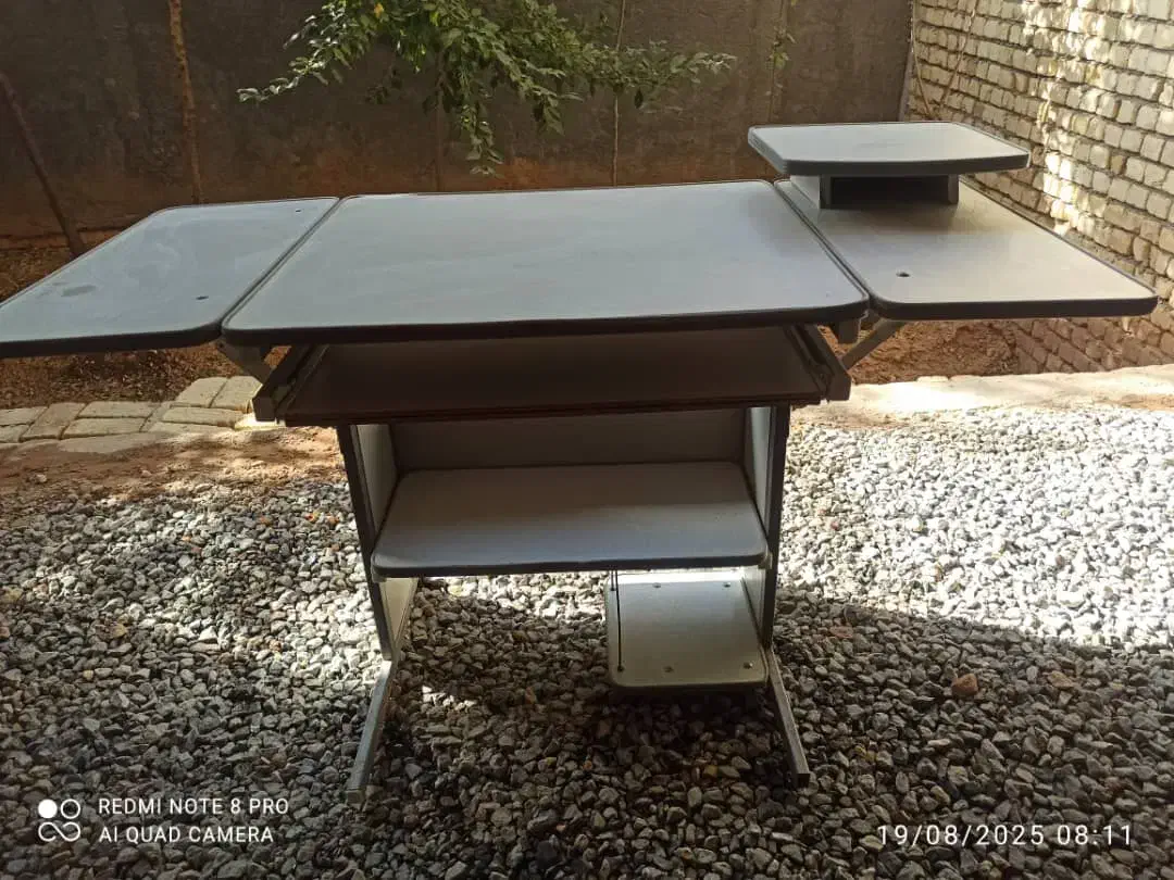 فروش میز کامپیوتر و  یک عدد دراور|میز تحریر و کامپیوتر|شهرکرد, |دیوار