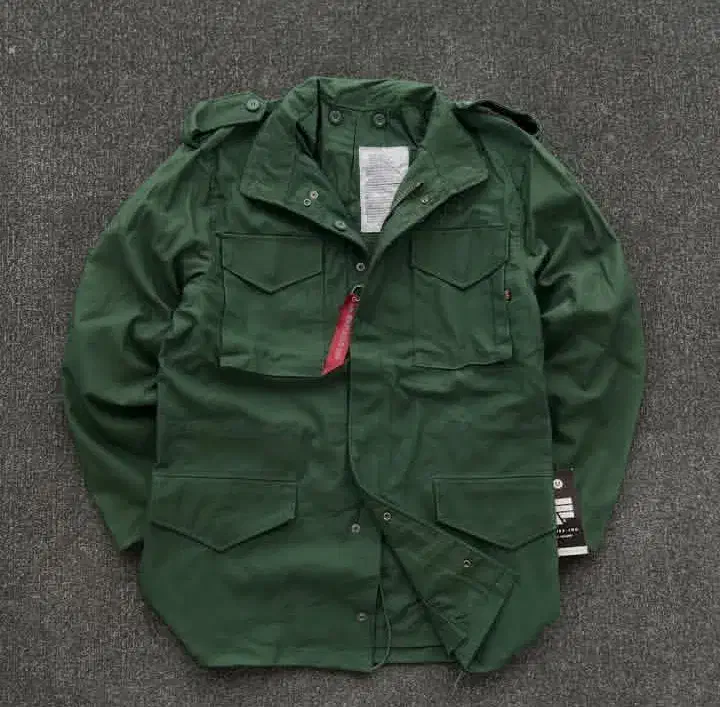 کاپشن الفا آمریکایی|لباس|سمیرم, |دیوار