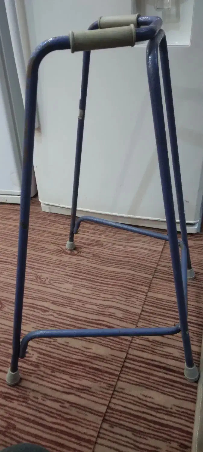 یک عدد واکر|آرایشی، بهداشتی، درمانی|املش, |دیوار