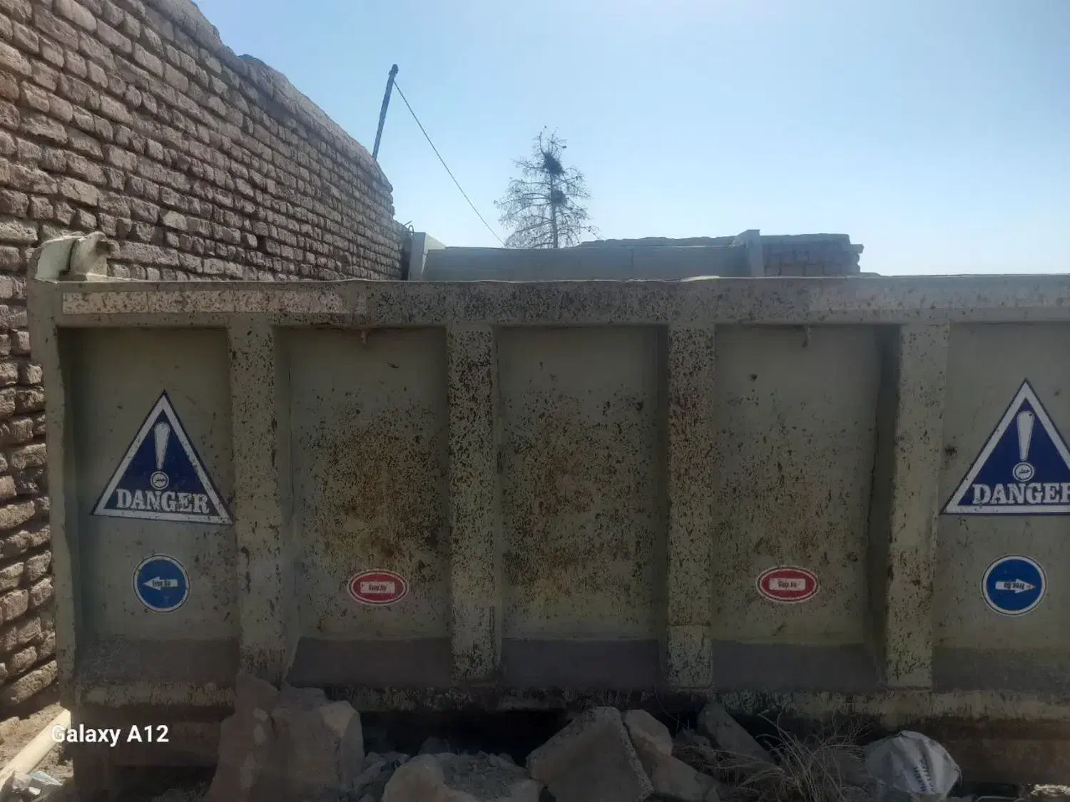 اتاق عقب بنز|خودرو سنگین|نطنز, |دیوار