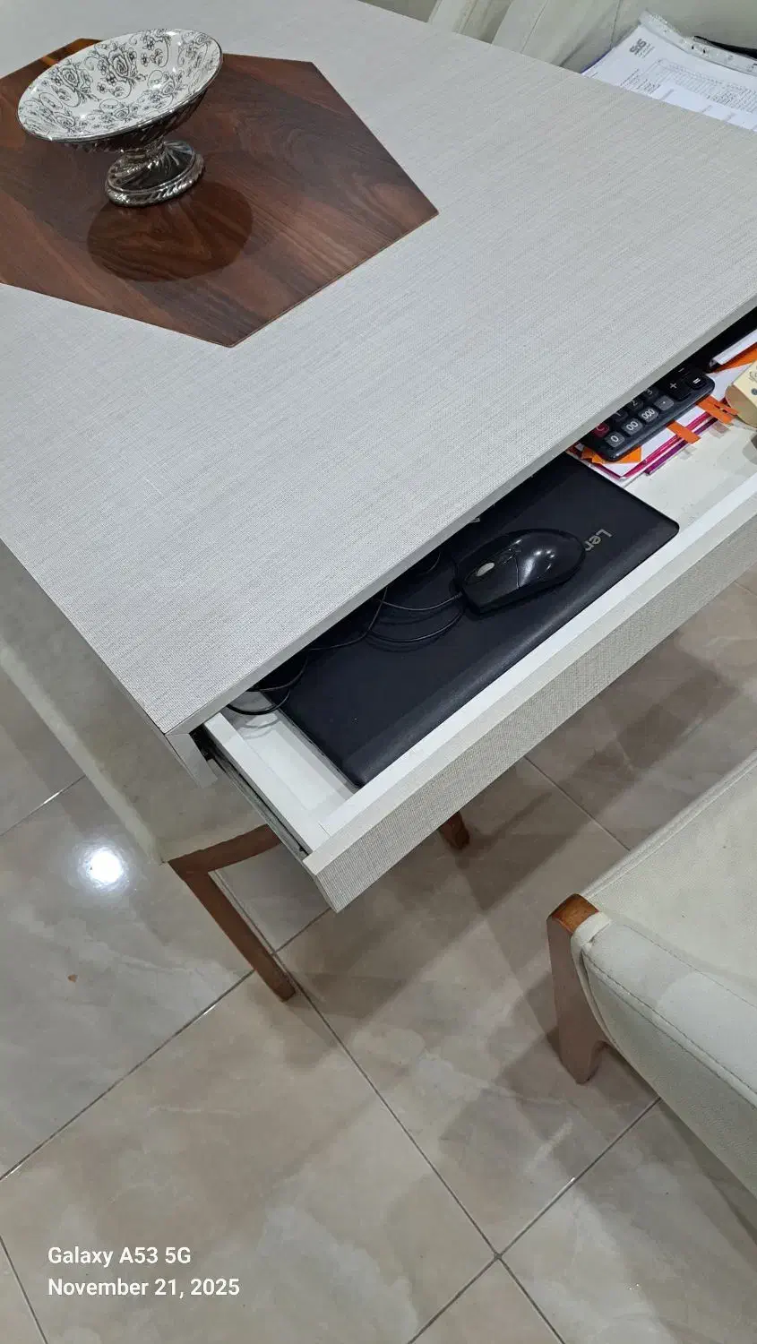 مبل هفت نفره. ناهار خوری ۶ نفره .تخت وتشک و پاتختی|مبلمان خانگی و میز عسلی|رشت, جهاد|دیوار