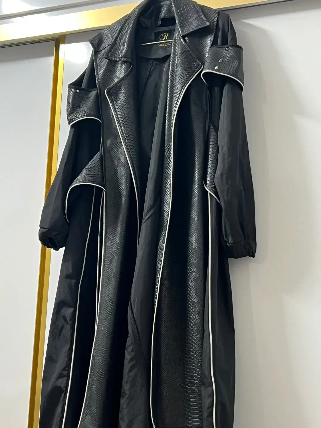 بارانی|لباس|اردبیل, |دیوار