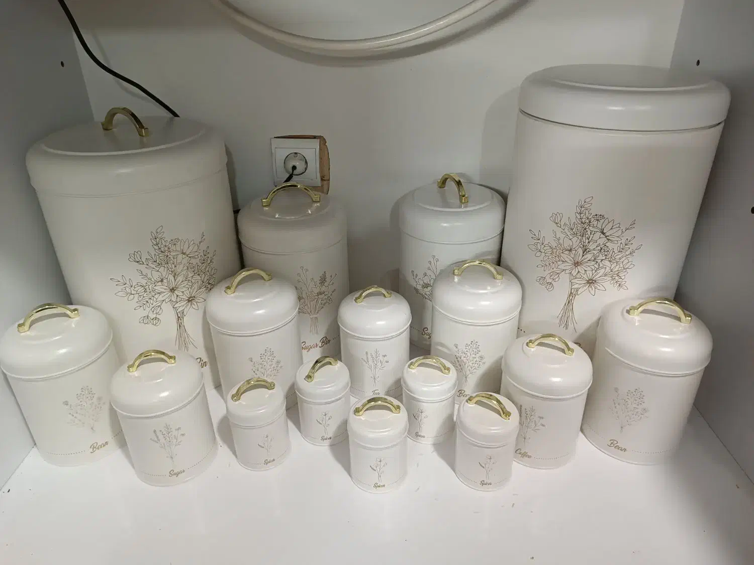 جاحبوباتی|ظروف نگهدارنده، پلاستیکی، یک‌بارمصرف|قم, باغ کرباسی|دیوار