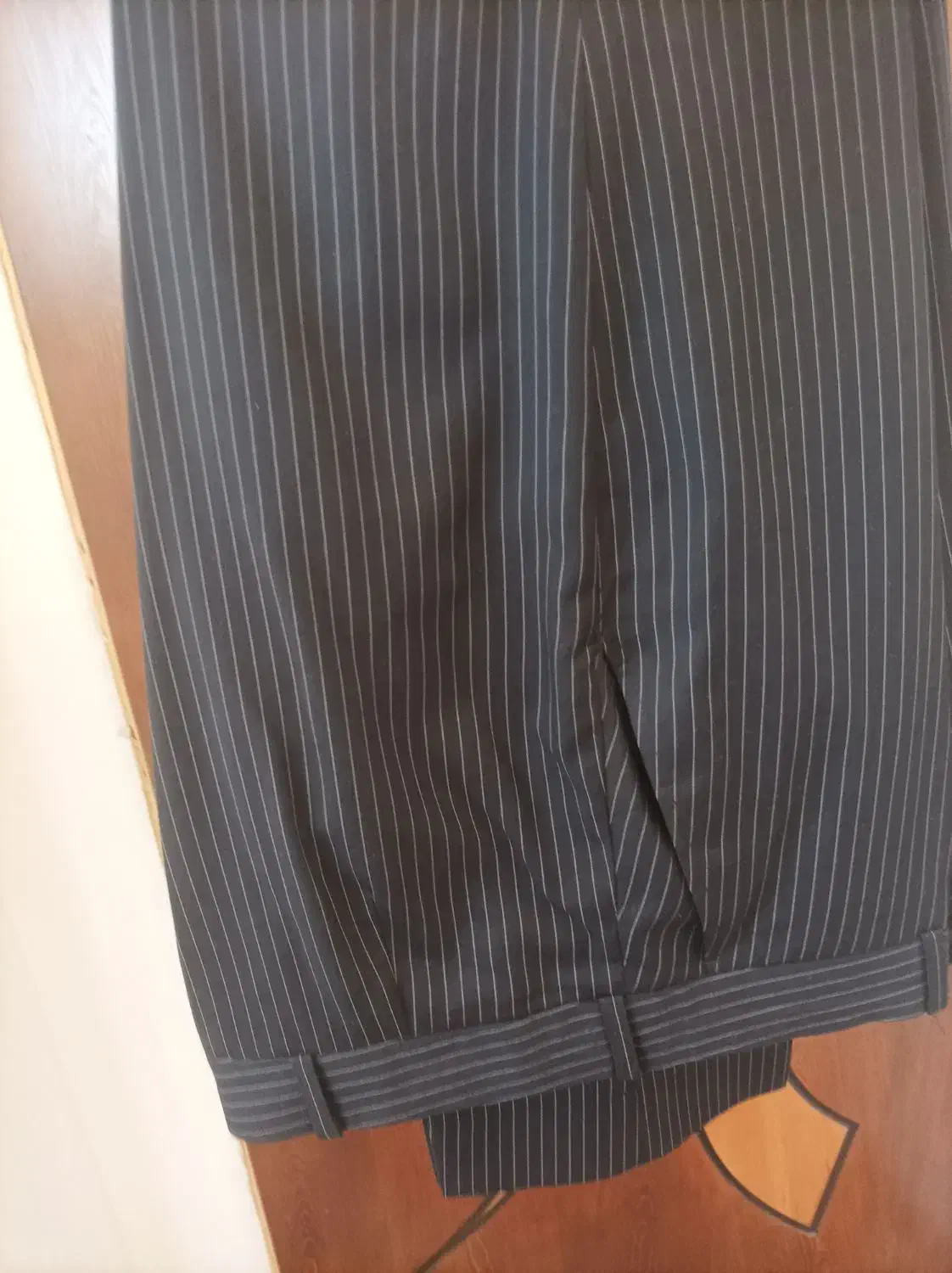 کت شلوار|لباس|اهر, |دیوار