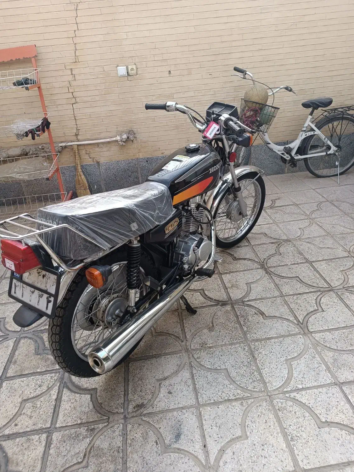 موتور هوندا تمیز 95 کاربرات|موتورسیکلت|اصفهان, جویباره|دیوار