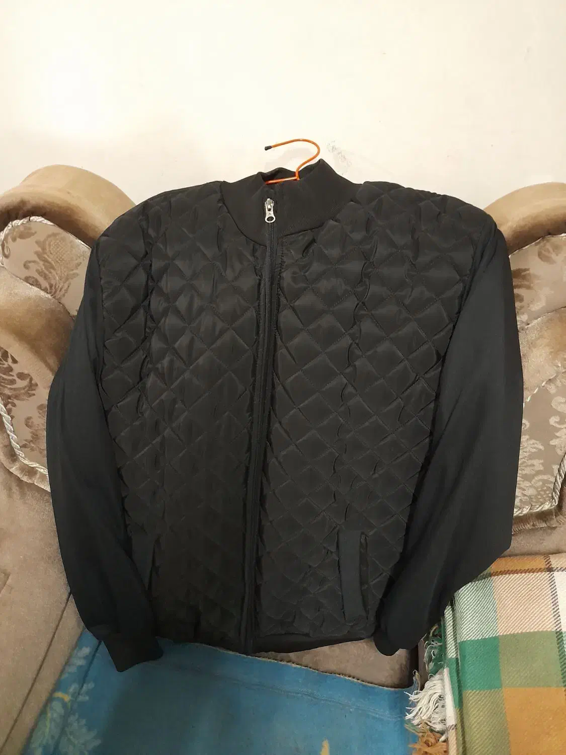 کاپشن|لباس|خمام, |دیوار