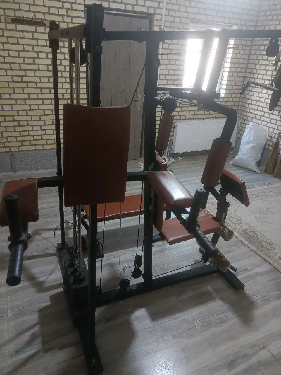 دستگاه بدنسازی|تجهیزات ورزشی|صحنه, |دیوار