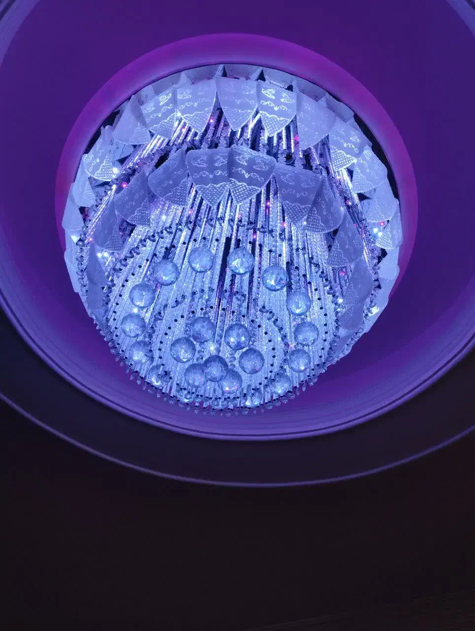 لوستر کریستال|لوستر و چراغ آویز|قم, زنبیل آباد|دیوار