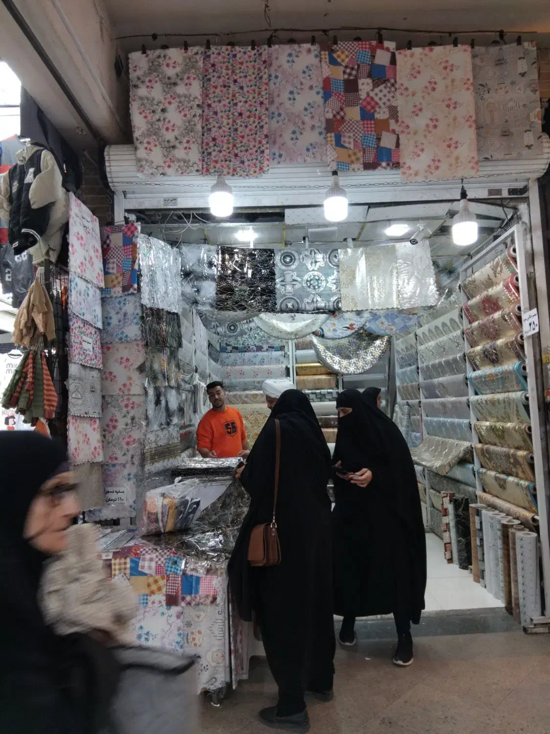 اجاره مغازه پل بازار حرم|اجارهٔ مغازه و غرفه|قم, ارم|دیوار