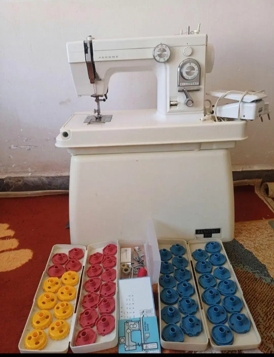 چرخ ژانومه سالم و تمیز|چرخ خیاطی و ریسندگی|اندیمشک, |دیوار