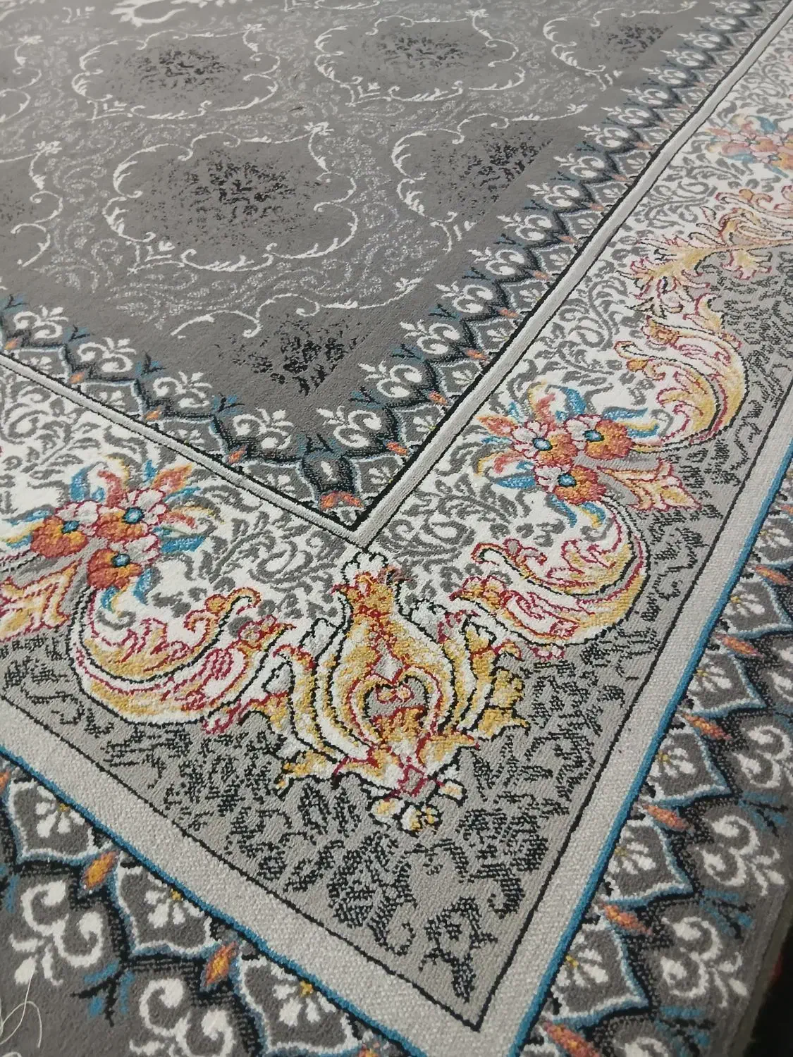 فرش ۱۲متری جفت زمینه طوسی سنگین وزن نخ|فرش|بجنورد, |دیوار