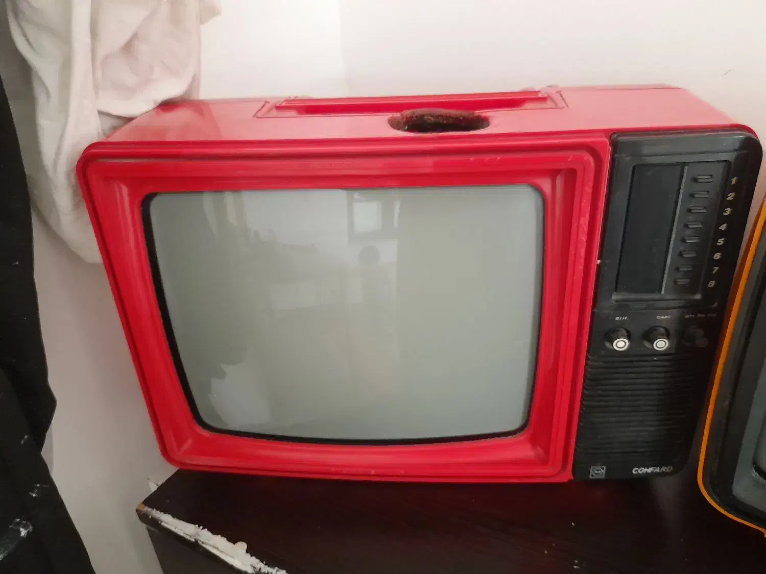 تلوزیون کلکسیونی ۲تا|کلکسیون اشیاء عتیقه|نوشهر, |دیوار