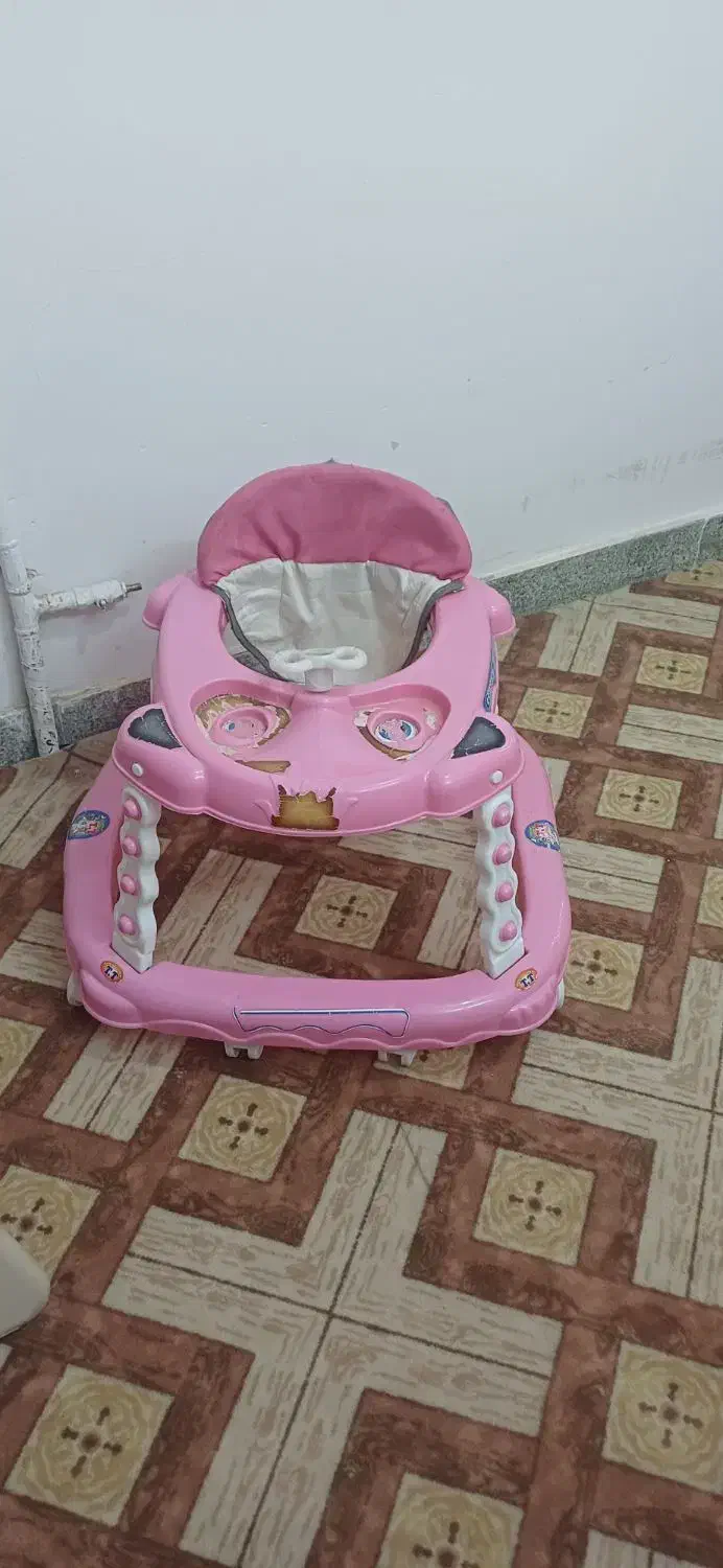 صندلی غدا کودک|تخت و صندلی بچه|سبزوار, مدرس|دیوار