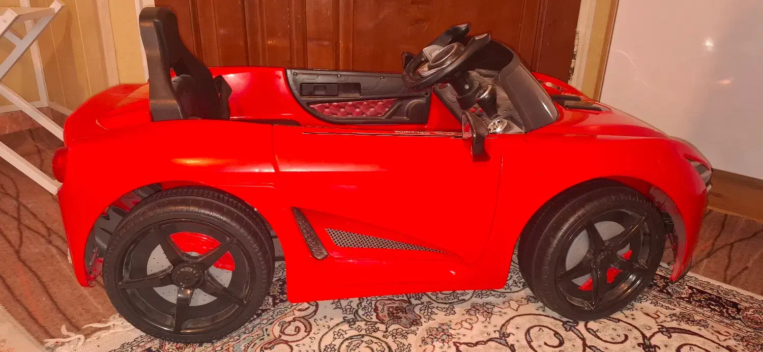 ماشین شارژی|اسباب‌‌بازی|میانه, |دیوار