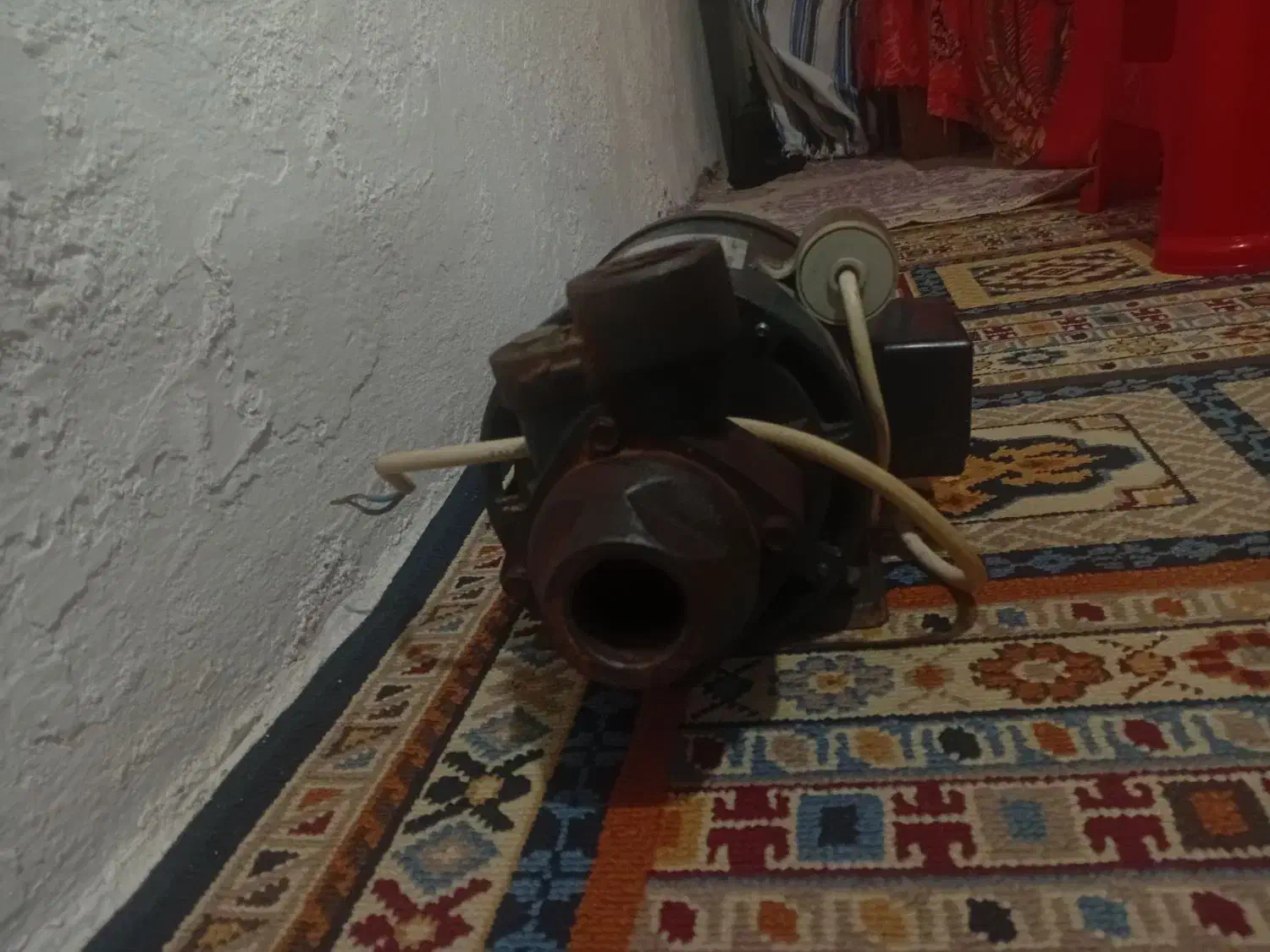 پمپ کاملا سالم|مصالح و تجهیزات ساختمان|رشت, دیانتی|دیوار