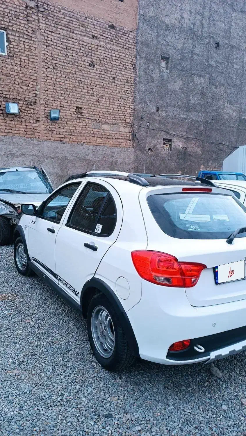 کوییکR بی رنگ مدل 1400|خودرو سواری و وانت|نسیم‌شهر, |دیوار