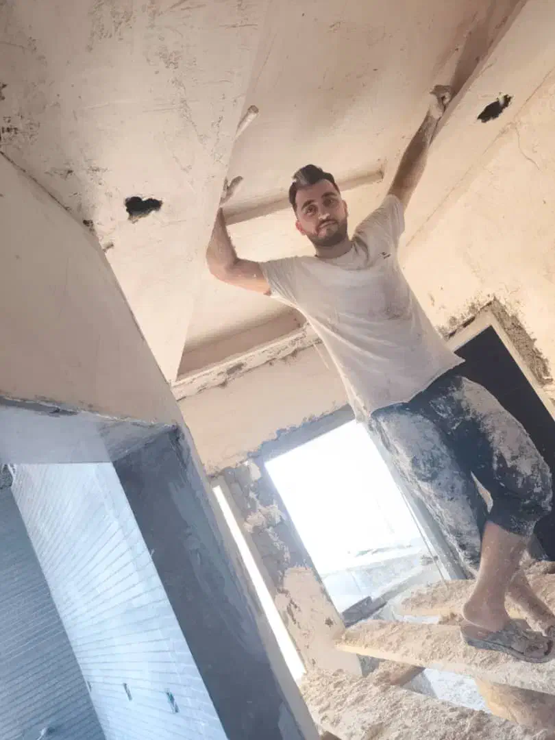 بنا و بناچه روز مزد گچکاری سفید کاری کار در اهواز|استخدام معماری، عمران و ساختمانی|تبریز, |دیوار