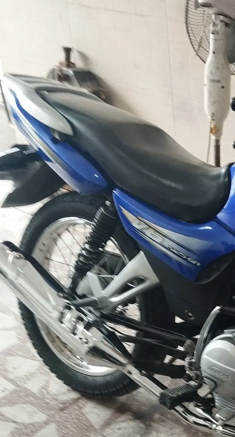 موتورV6|موتورسیکلت|صومعهسرا, |دیوار