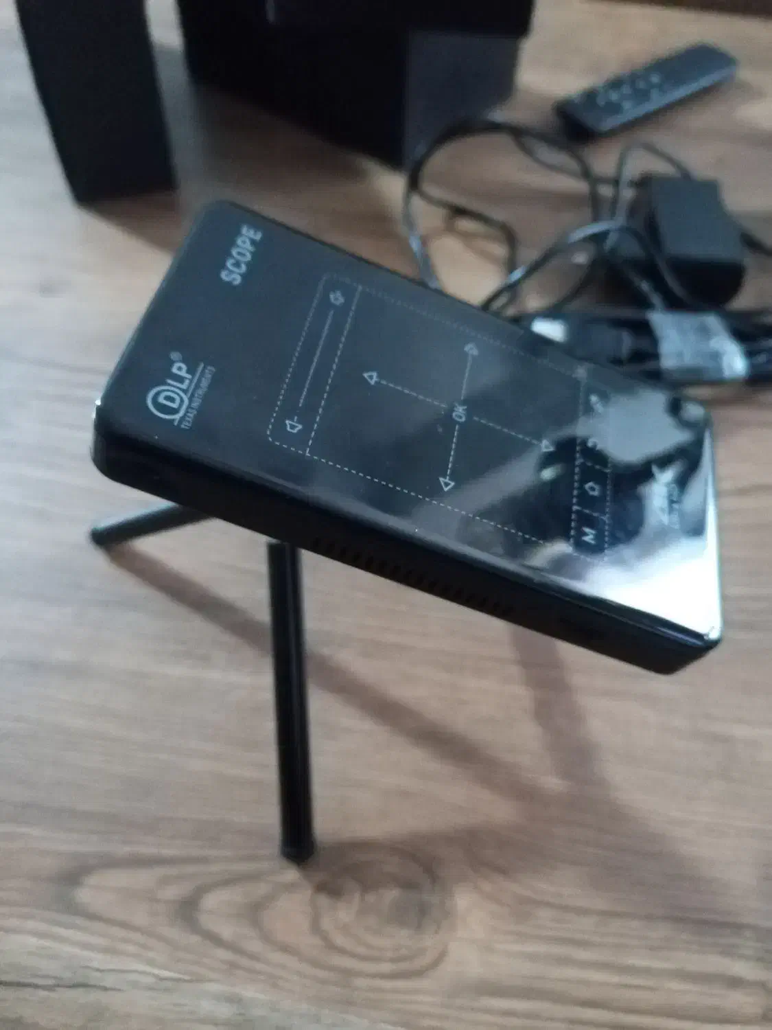 ویدئو پروژکتور جیبی 4k|تلویزیون و پروژکتور|تبریز, |دیوار