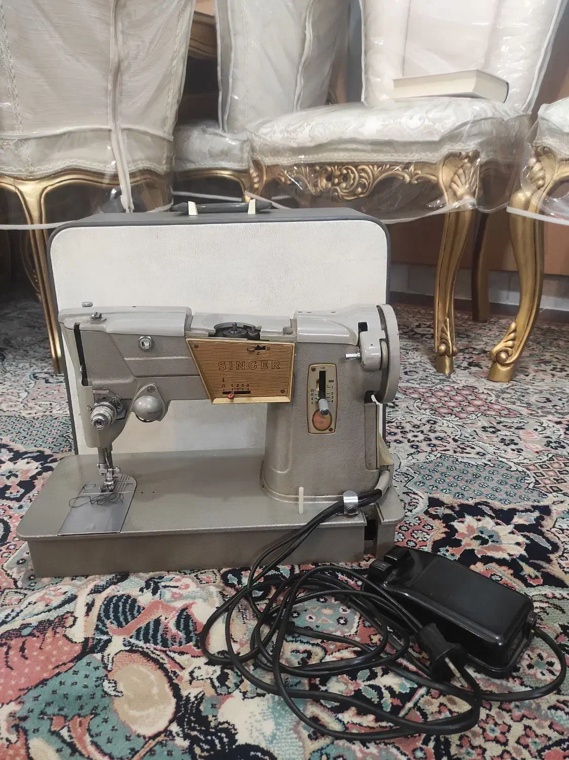 چرخ خیاطی سینگر قدیمی|کلکسیون اشیاء عتیقه|قم, سالاریه|دیوار