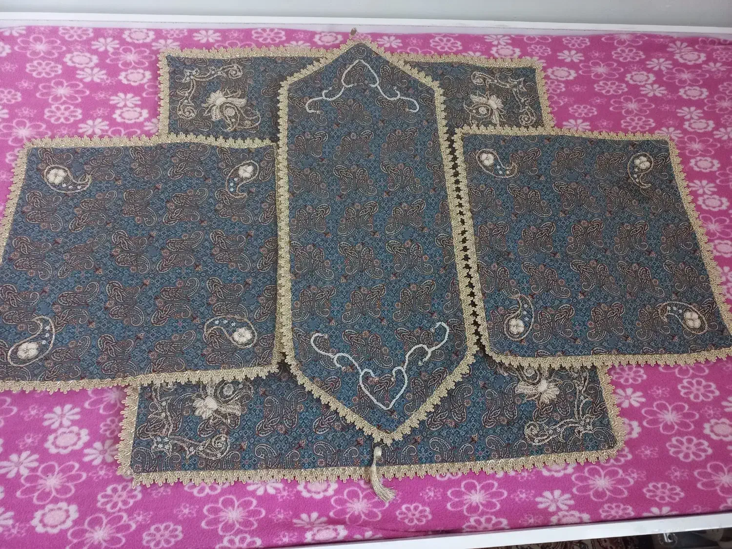 رومیزی ترمه دوزی|پرده، رانر، رومیزی|ملایر, |دیوار
