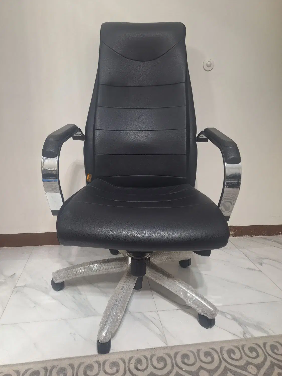 صندلی مدیریتی ، اداری، کامپیوتر آویژه مدل M720|مبلمان اداری|تهران, شهرک پرواز|دیوار