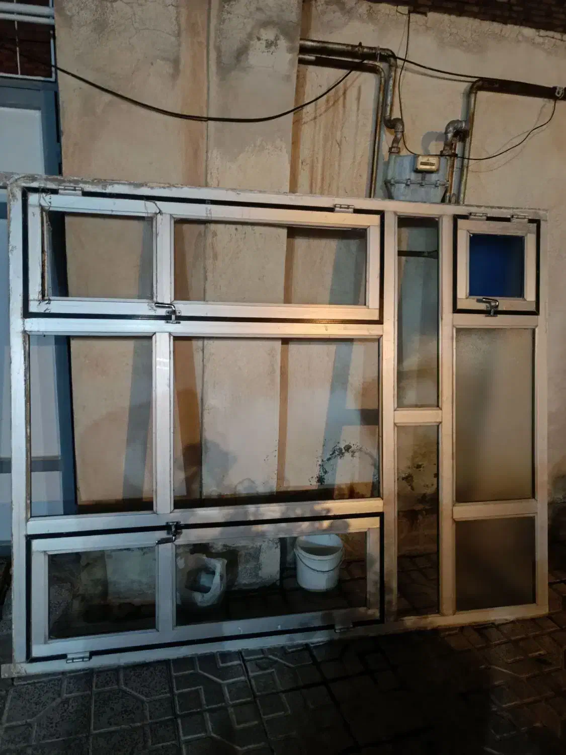 پنجره الومینیوم در حد|مصالح و تجهیزات ساختمان|اهر, |دیوار