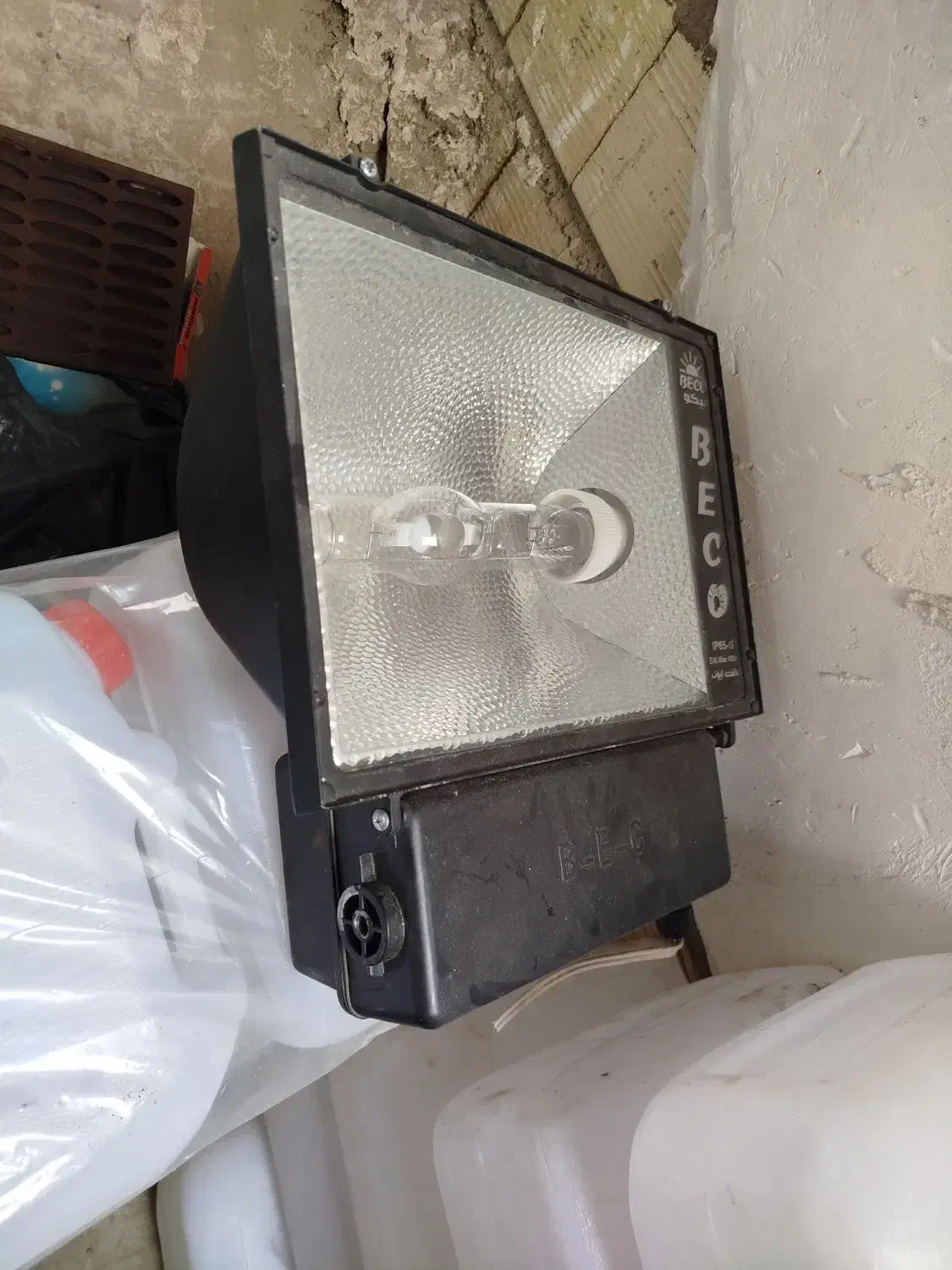 پرژکتور|تلویزیون و پروژکتور|باسمنج, |دیوار